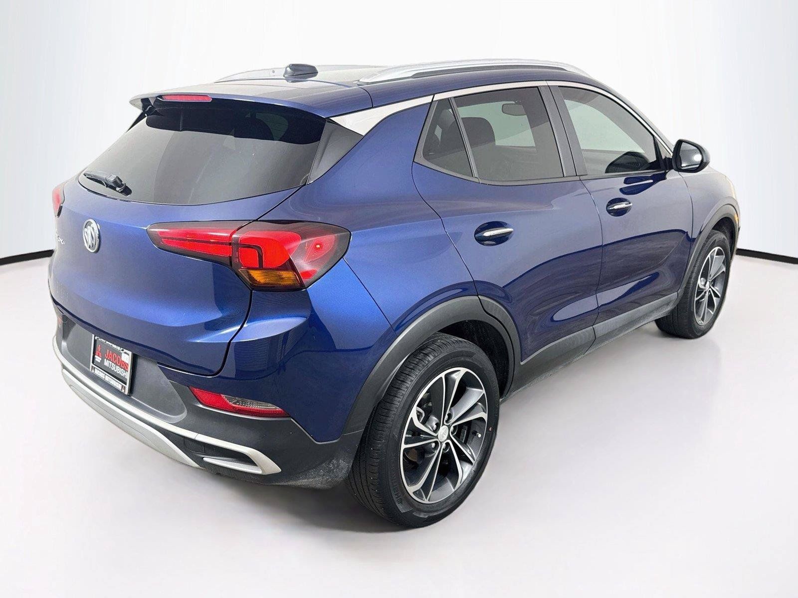 Used 2023 Buick Encore GX Select w/ Safety Package II FWD image 5