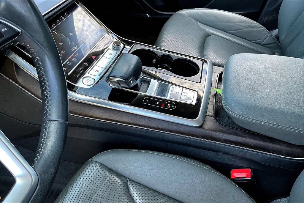 Used 2019 Audi Q8 Prestige w/ Adaptive Chassis Package AWD/4WD image 18
