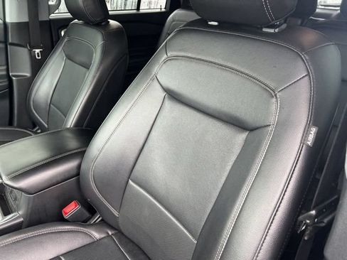 Used 2023 Ford Explorer Limited w/ Limited Technology Package RWD image 5