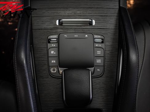 Used 2025 Mercedes-Benz GLE 450e 4MATIC w/ Driver Assistance Package image 39