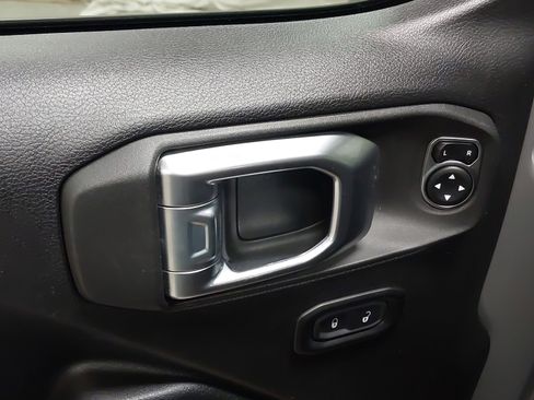 Used 2021 Jeep Wrangler Unlimited Sport image 25