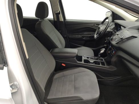 Used 2019 Ford Escape S image 21