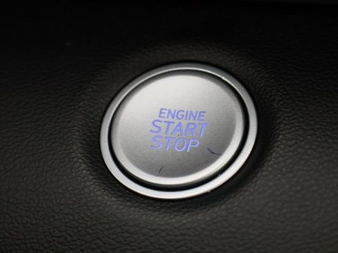 Used 2021 Hyundai Elantra SEL w/ Convenience Package image 17