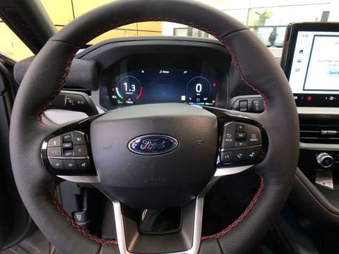 New 2026 Ford Explorer ST-Line w/ ST-Line Street Pack image 13