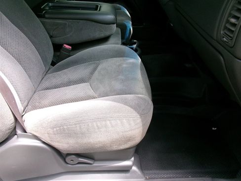 Used 2004 Chevrolet Silverado 1500 LS RWD image 22