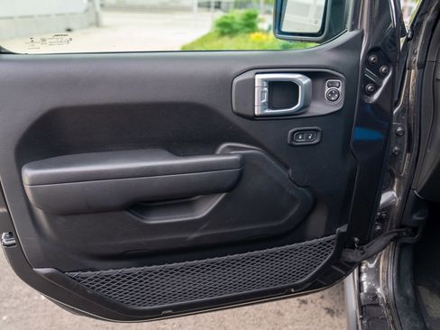 Used 2023 Jeep Wrangler Unlimited Rubicon 4xe w/ Cold Weather Group image 10