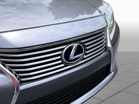 Used 2014 Lexus ES 300h w/ Luxury Package w/Bamboo Trim FWD image 29