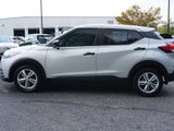Used 2020 Nissan Kicks S image 3