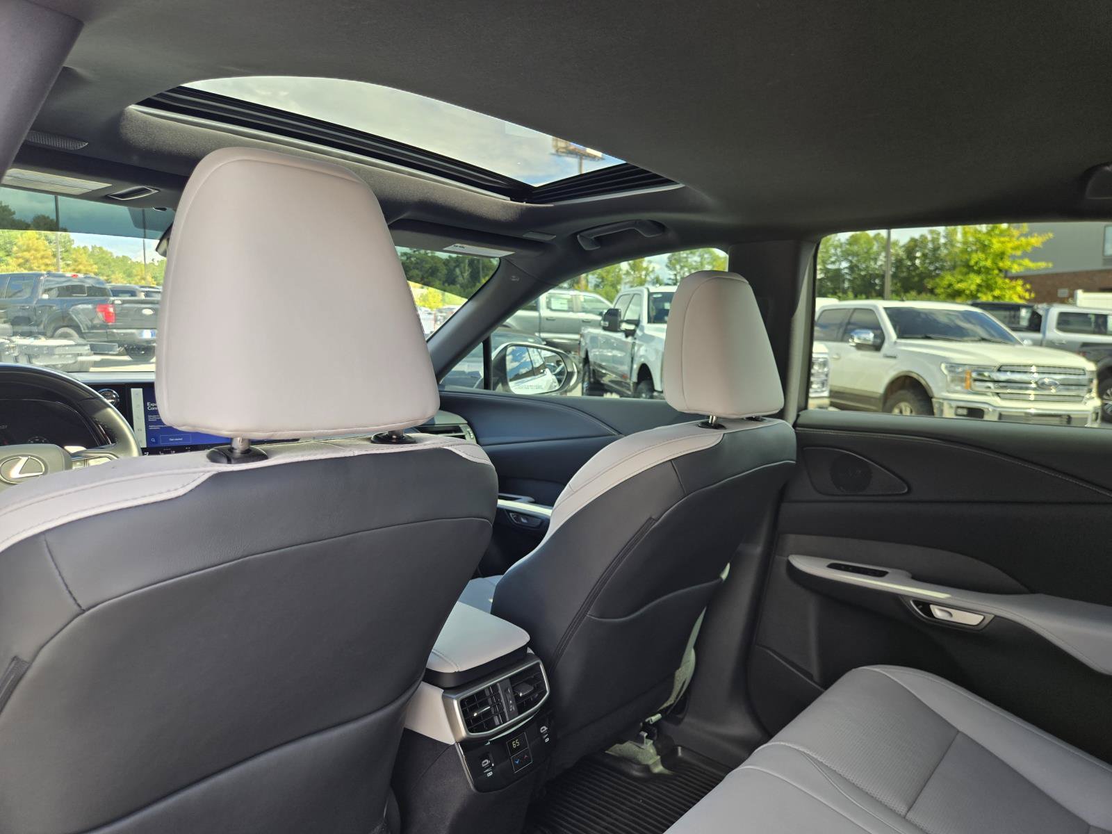 Used 2025 Lexus RX 350 Premium Plus w/ Convenience Package FWD image 14