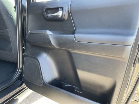 Used 2021 Toyota Tacoma TRD Sport w/ Technology Package image 37