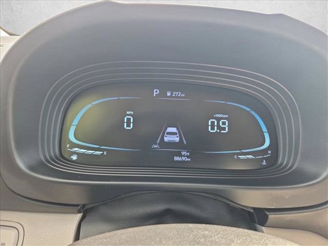 Used 2023 Hyundai Venue SEL FWD image 11