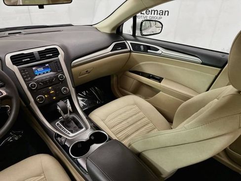 Used 2016 Ford Fusion SE FWD image 21