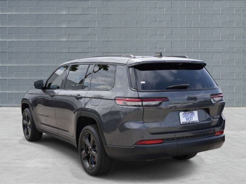 Used 2024 Jeep Grand Cherokee L Limited w/ Luxury Tech Group II RWD image 3