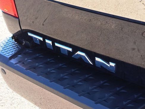 Used 2017 Nissan Titan Platinum Reserve image 5
