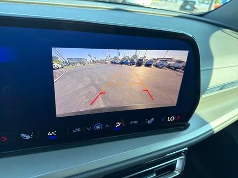 Certified 2025 Chevrolet Traverse LT w/ LPO, Cargo Package AWD/4WD image 22