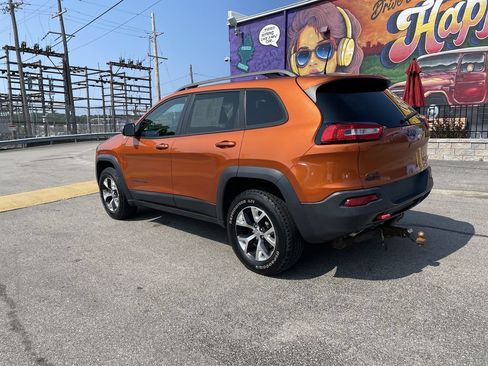Certified 2016 Jeep Cherokee Trailhawk AWD/4WD image 3