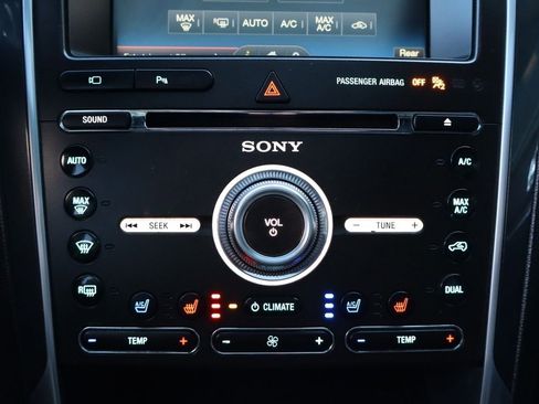 Used 2016 Ford Explorer Limited image 19