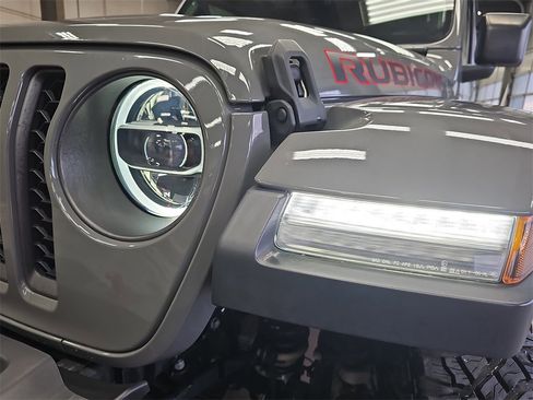 Used 2020 Jeep Gladiator Rubicon image 30