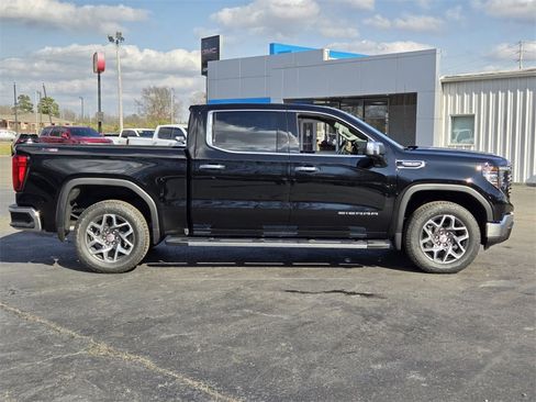 New 2026 GMC Sierra 1500 SLT w/ SLT Premium Package image 3