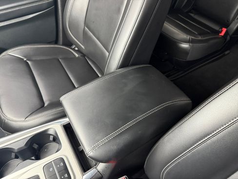 Certified 2022 Ford Explorer XLT w/ Equipment Group 202A image 14