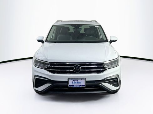 Used 2022 Volkswagen Tiguan SE image 2