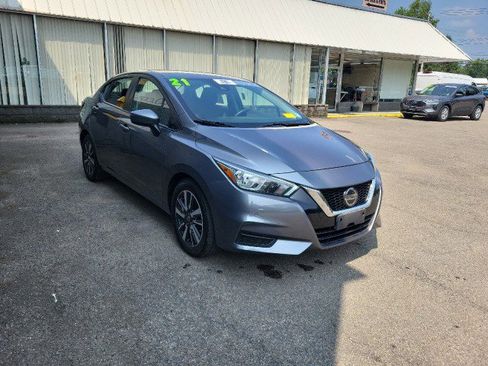 Used 2021 Nissan Versa SV image 5