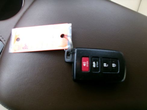 Used 2015 Toyota Avalon XLE image 18