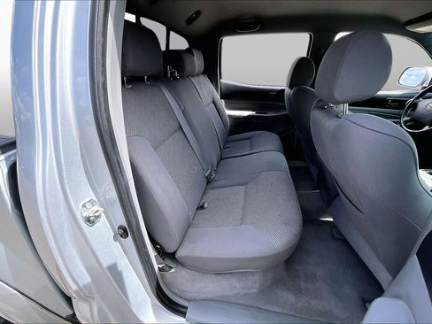 Used 2006 Toyota Tacoma PreRunner w/ TRD Sport Pkg #1 RWD image 19