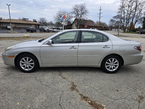 Used 2002 Lexus ES 330 Base 4dr Sedan image 3