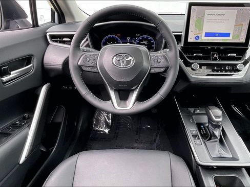 Used 2026 Toyota Corolla Cross XLE AWD/4WD image 6
