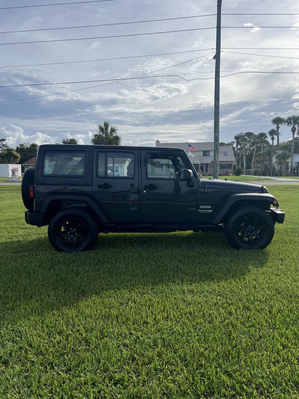 Used 2018 Jeep Wrangler Unlimited Sport w/ Connectivity Group AWD/4WD image 6