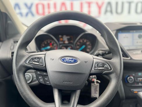 Used 2017 Ford Escape SE w/ Equipment Group 201A FWD image 38