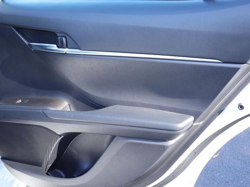 Used 2023 Toyota Camry SE image 17