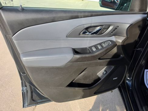 Used 2021 Chevrolet Traverse Premier AWD/4WD image 10