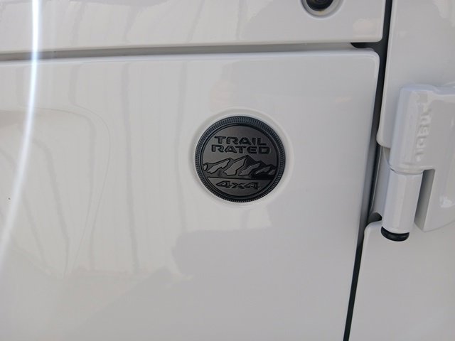 Used 2025 Jeep Gladiator Sport AWD/4WD image 9