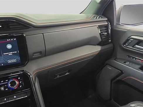 Used 2022 GMC Sierra 1500 AT4 w/ AT4 Preferred Package AWD/4WD image 26