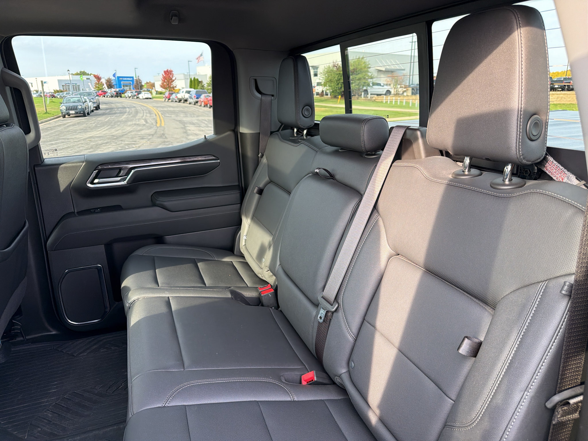 Used 2024 Chevrolet Silverado 1500 LTZ w/ LTZ Premium Package AWD/4WD image 37