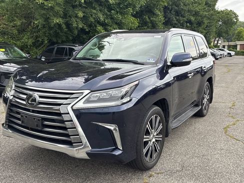 Used 2019 Lexus LX 570 4WD w/ Luxury Package image 2