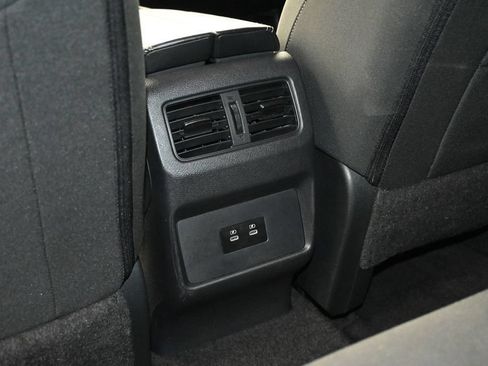 Used 2025 Nissan Rogue SV FWD image 16