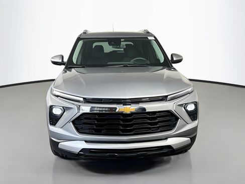 Used 2026 Chevrolet TrailBlazer LT FWD image 2