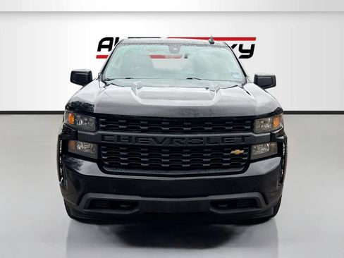 Used 2021 Chevrolet Silverado 1500 Custom w/ Safety Confidence Package RWD image 2