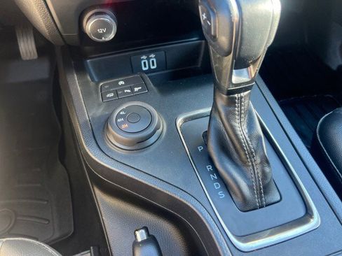 Certified 2019 Ford Ranger Lariat w/ Equipment Group 501A Mid image 12