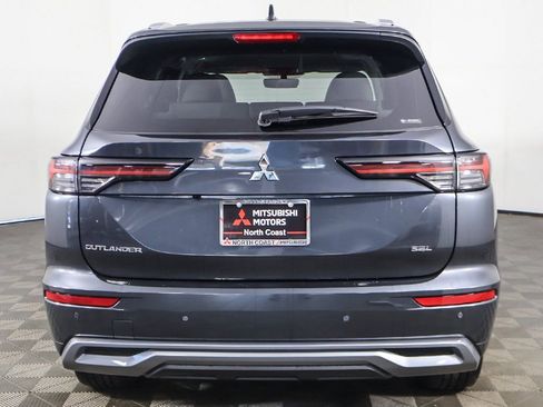 New 2025 Mitsubishi Outlander SEL image 16