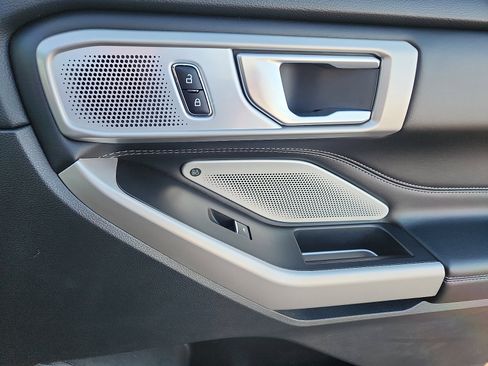 Certified 2023 Ford Explorer Limited w/ Limited Technology Package image 36