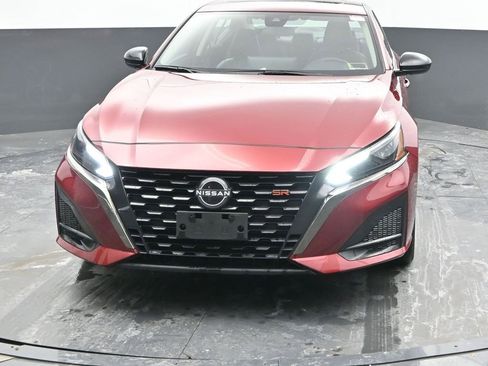 Used 2024 Nissan Altima 2.5 SR w/ SR Premium Package image 4