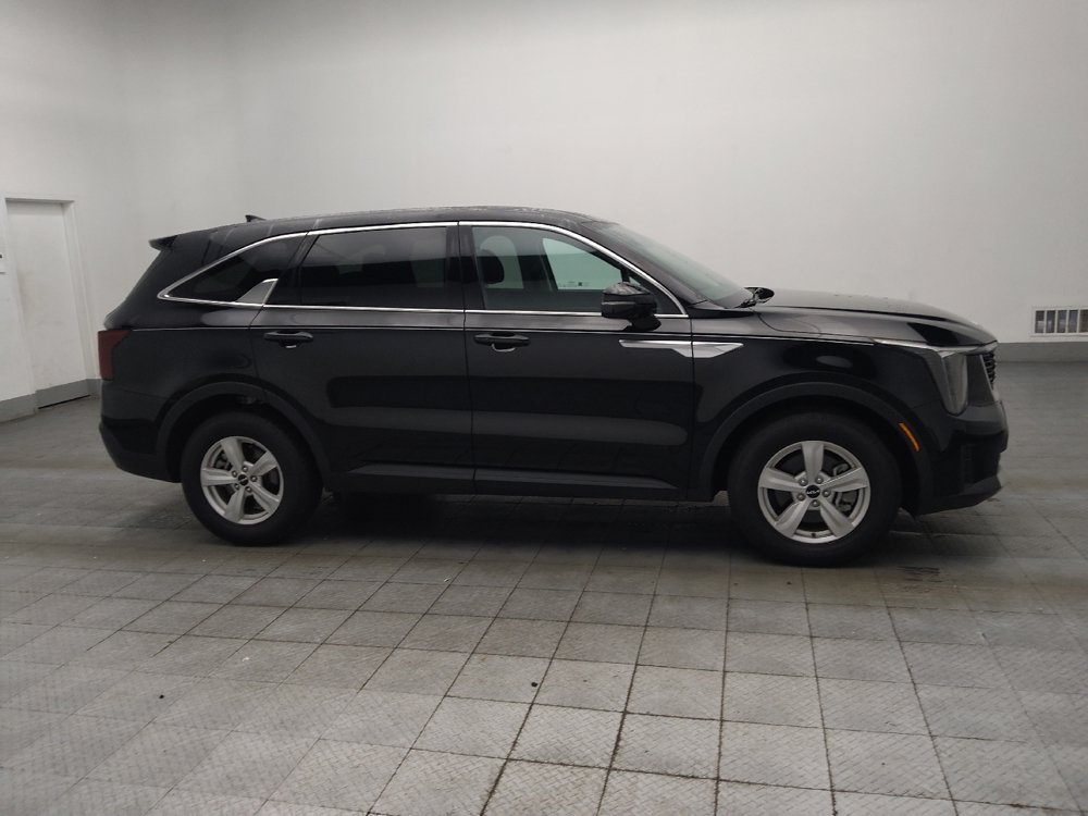 Used 2024 Kia Sorento LX FWD image 11