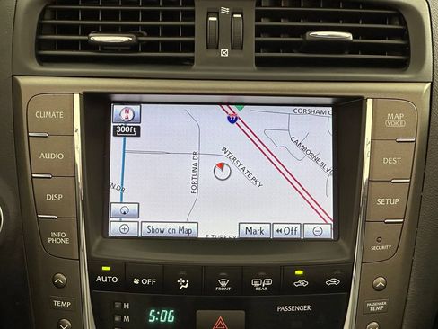 Used 2011 Lexus IS 250C w/ Luxury Pkg RWD image 24