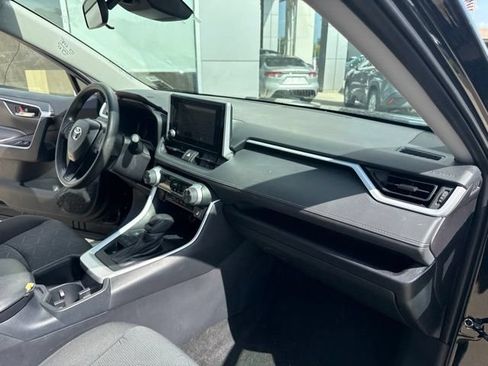 Used 2025 Toyota RAV4 XLE AWD/4WD image 30