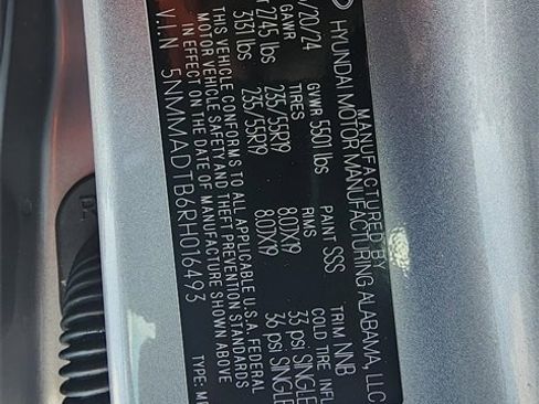 Used 2024 Genesis GV70 2.5T w/ Advanced Package image 33