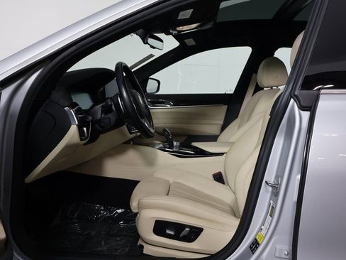 Used 2019 BMW 640i Gran Turismo xDrive image 10